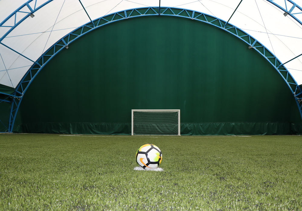 Teren fotbal sintetic 2 acoperit 1