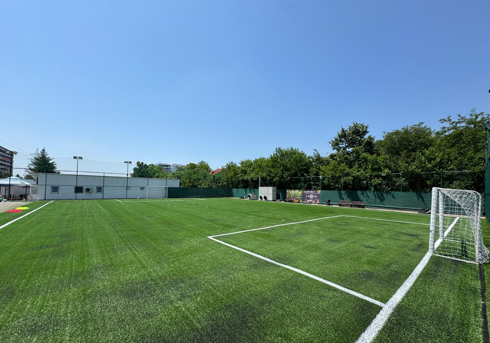 Teren fotbal sintetic 3 descoperit 3