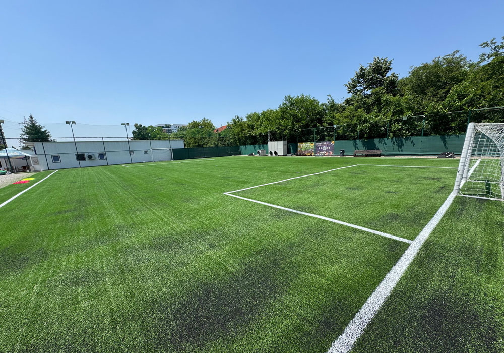 Teren fotbal sintetic 3 descoperit 4
